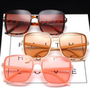 Óculos de Sol Feminino Synd